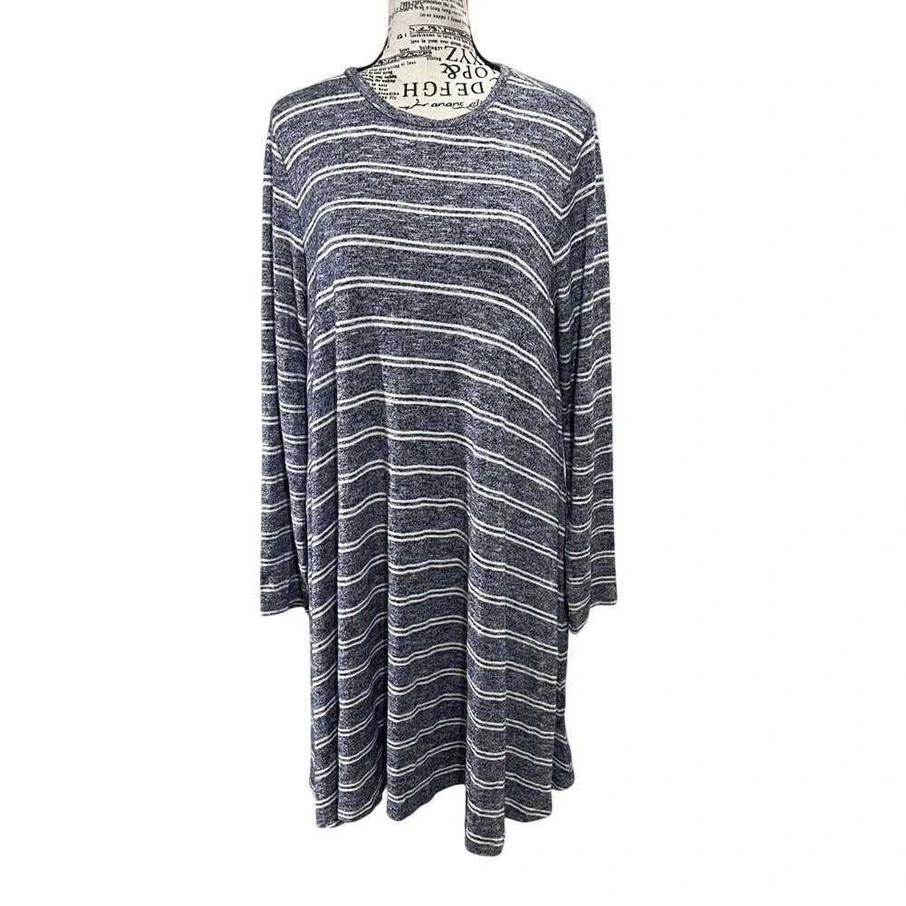Lou & Grey Navy and White Striped Top